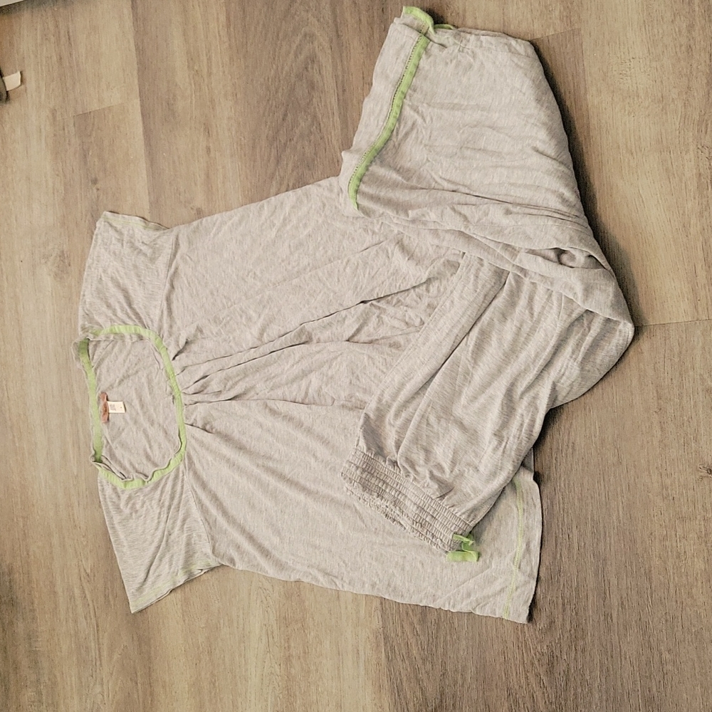 Donna Nadeau grey and green capri pajamas small